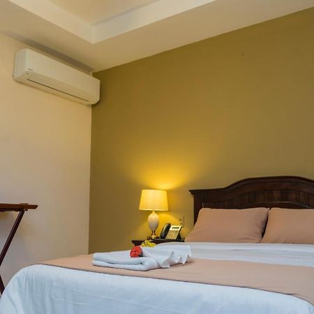 Farallones Hotel Chinandega Buitenkant foto