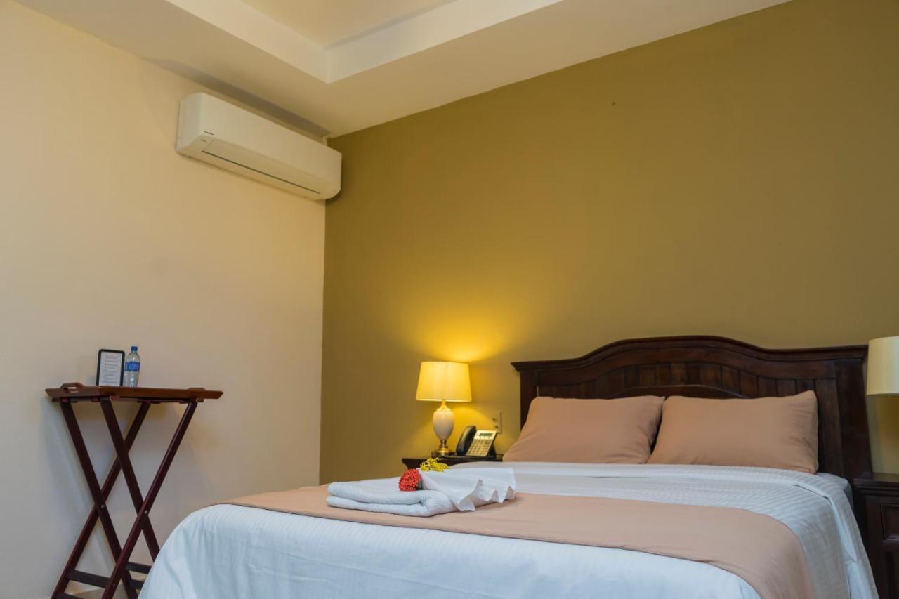 Farallones Hotel Chinandega Buitenkant foto