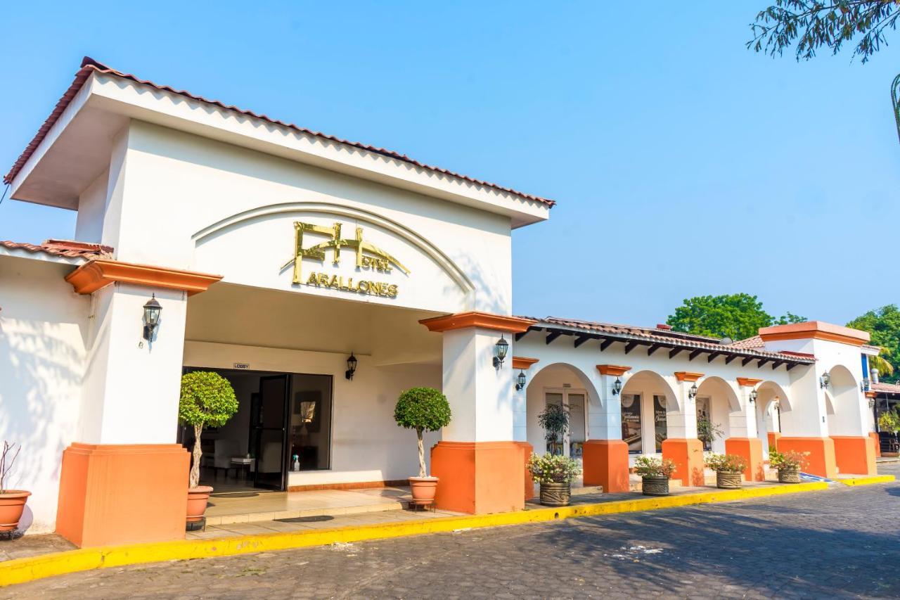 Farallones Hotel Chinandega Buitenkant foto