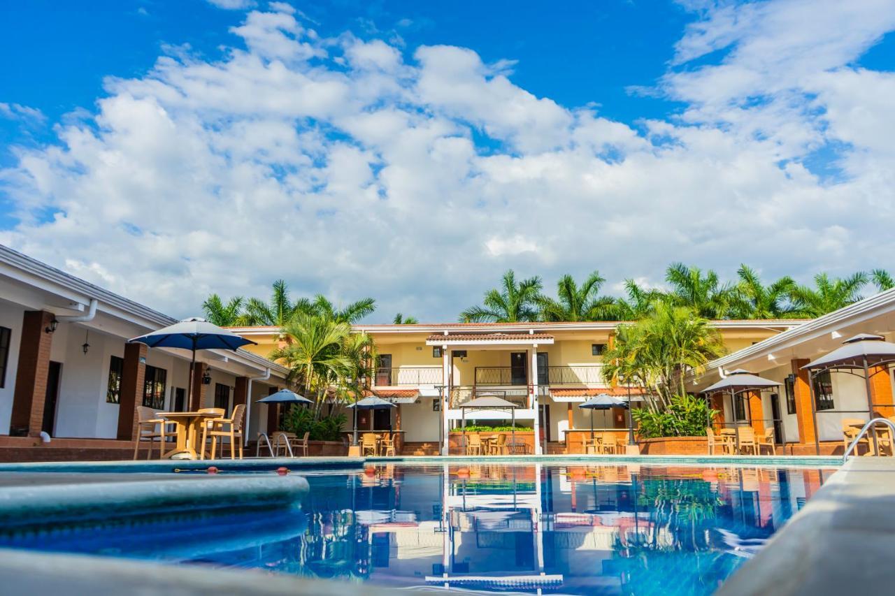 Farallones Hotel Chinandega Buitenkant foto