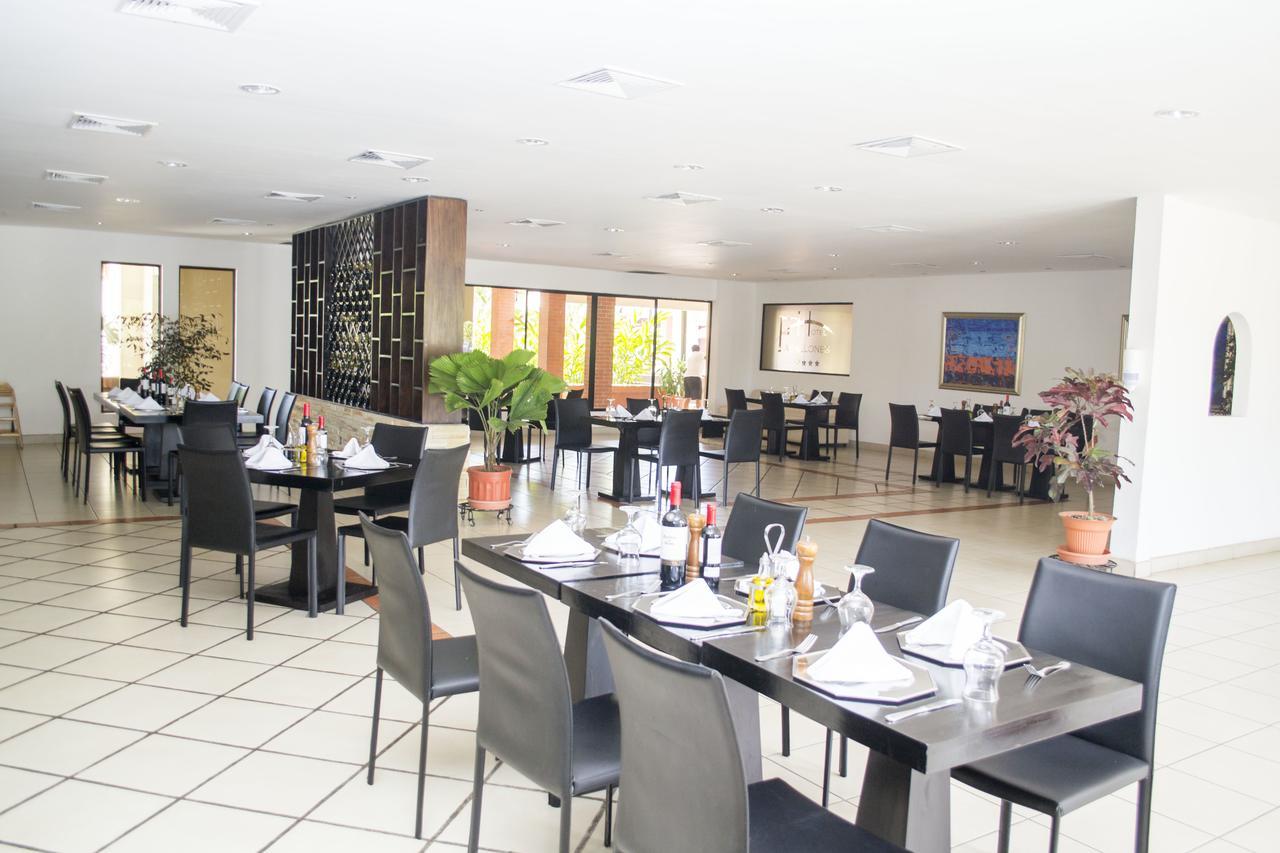 Farallones Hotel Chinandega Buitenkant foto