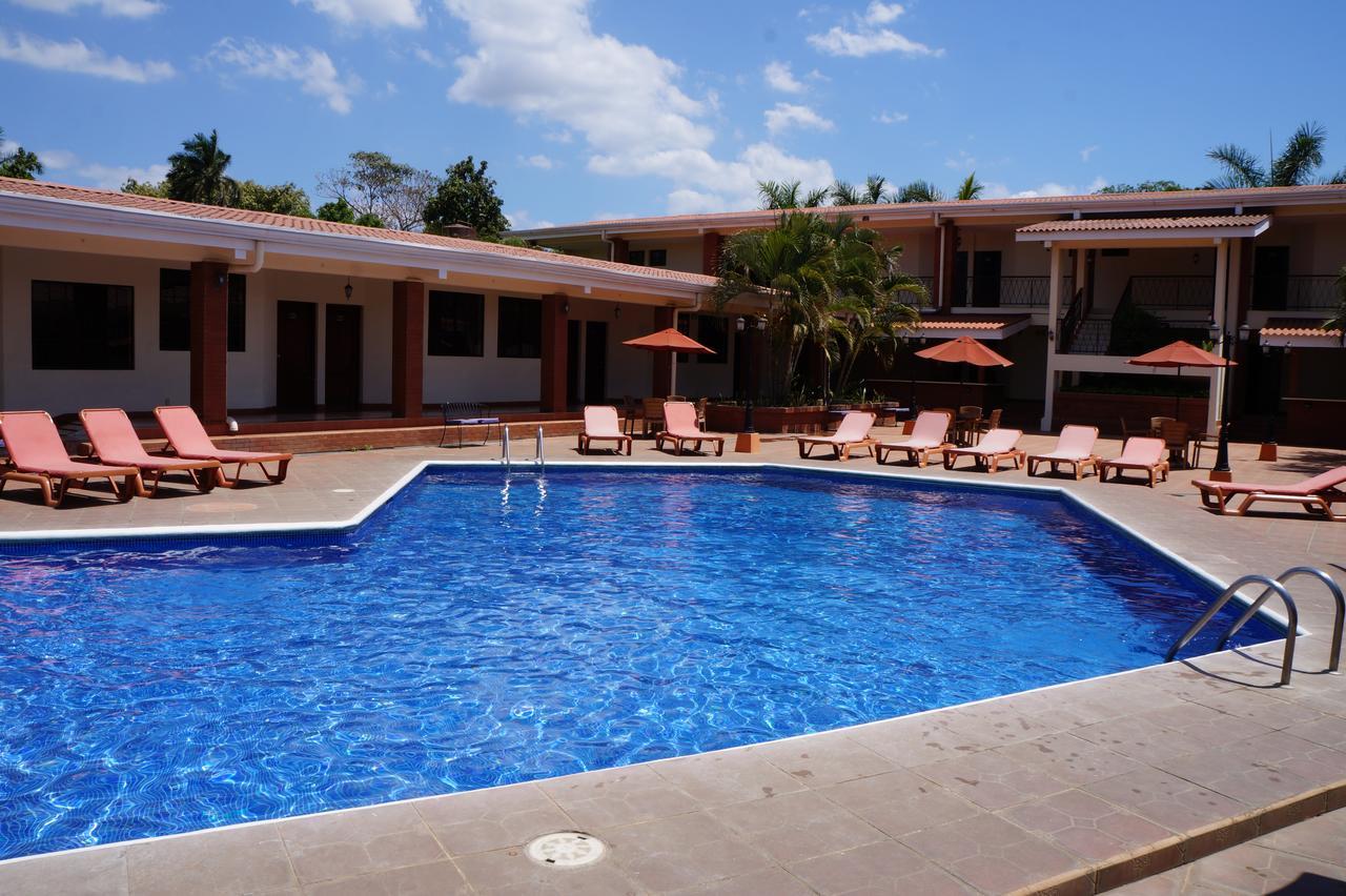 Farallones Hotel Chinandega Buitenkant foto