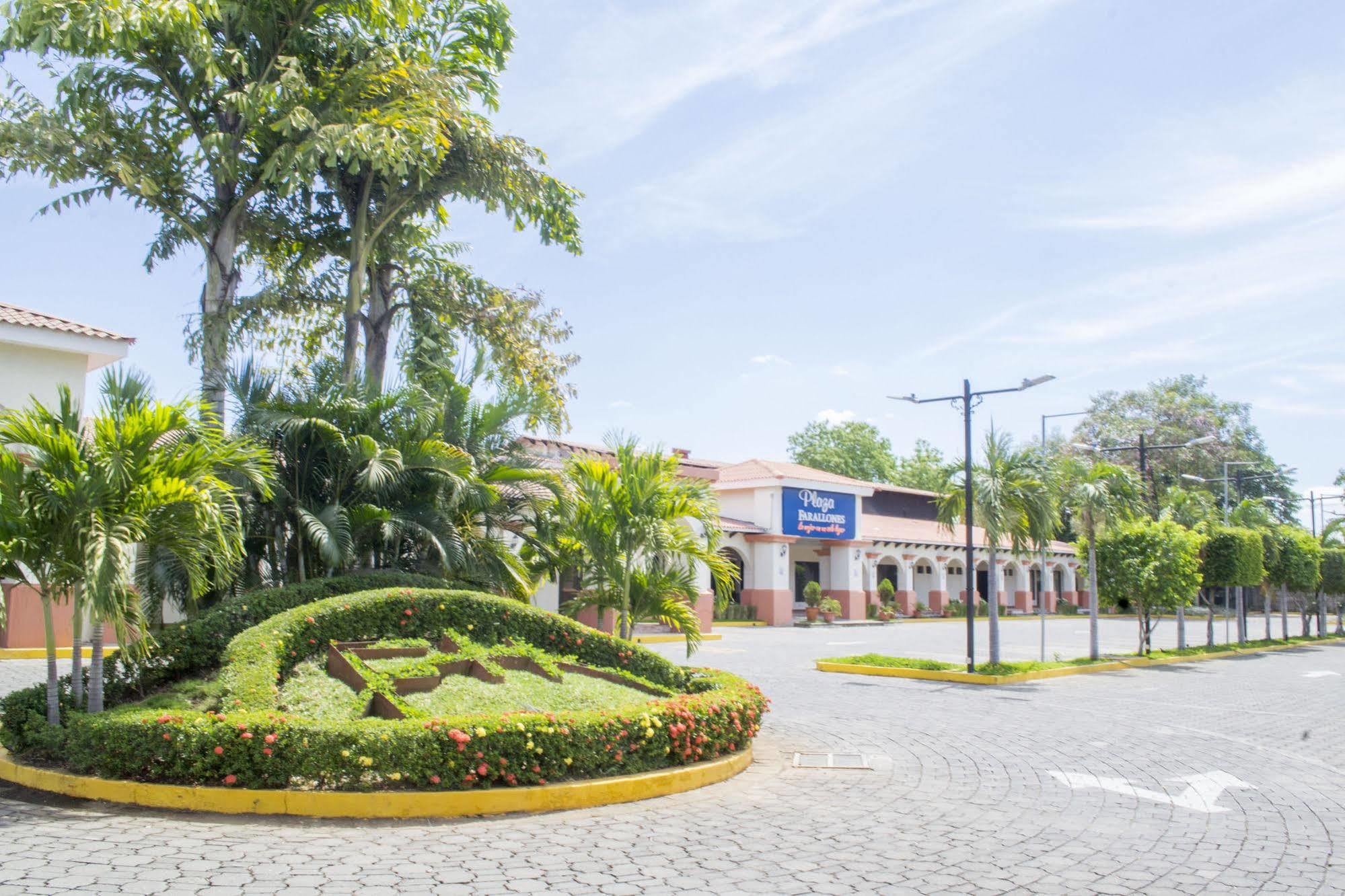 Farallones Hotel Chinandega Buitenkant foto