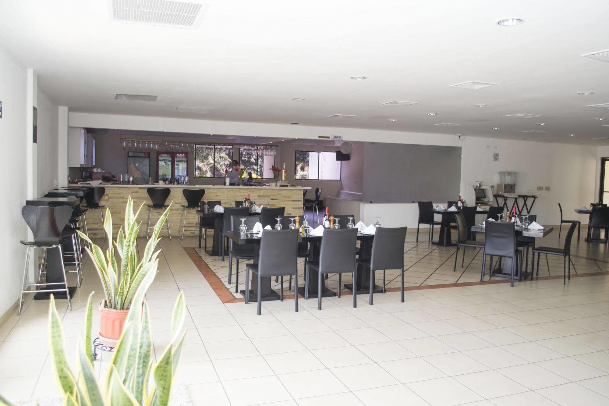 Farallones Hotel Chinandega Buitenkant foto