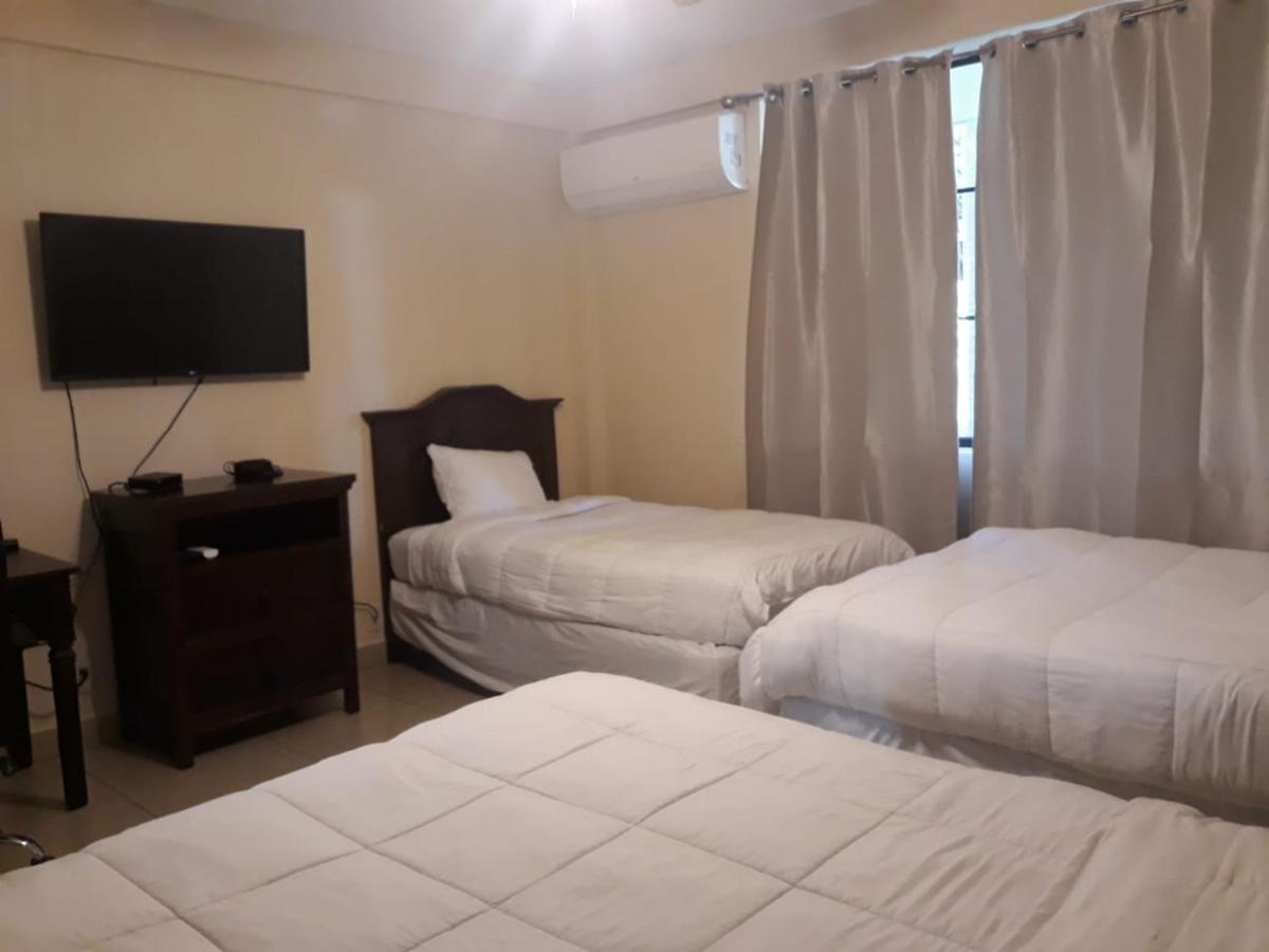 Farallones Hotel Chinandega Buitenkant foto